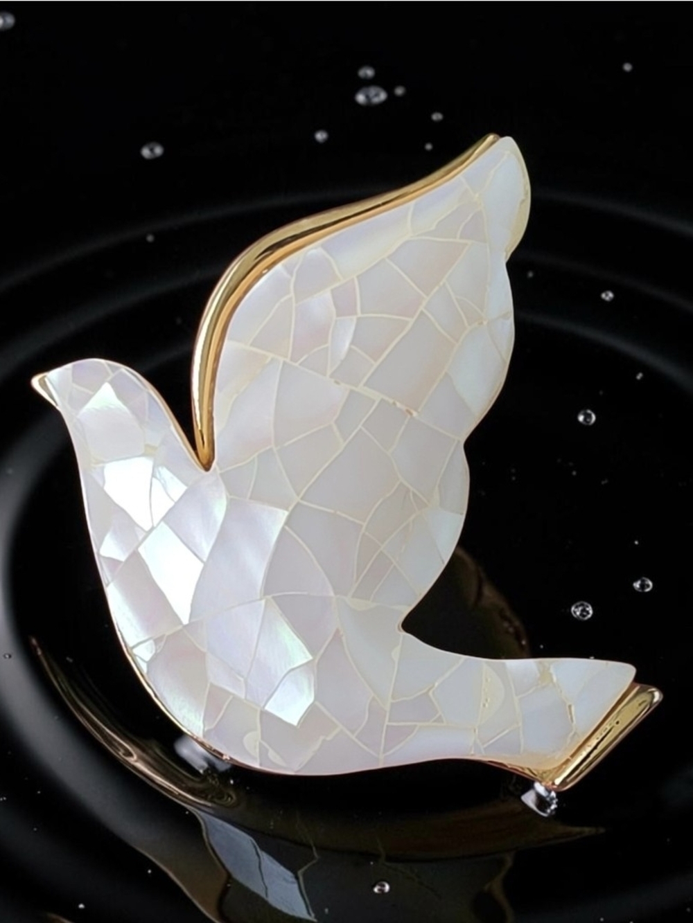 Vintage Signed Liz Claiborne Mother of Pearl Mosaic Dove Peace Bird Brooch